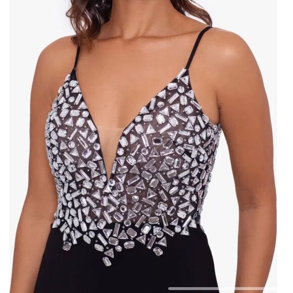 🎀 Nwot Xscape embellished gown in black size 6 - Picture 5 of 15